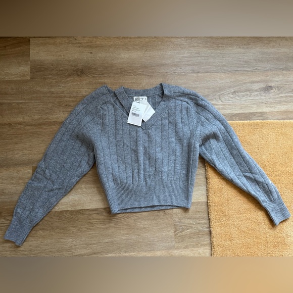 🍂NWT RECTO Bold Rib Slit Detail V Neck Sweater - Picture 5 of 11